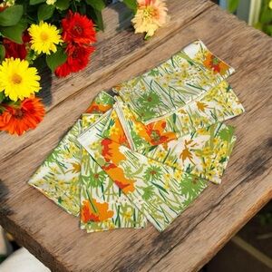 Vintage Set of 6 Cloth Table Napkins All Over Wild Flowers Floral Daffodils